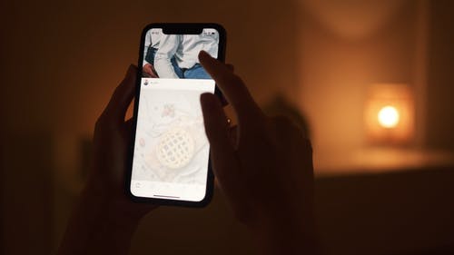 Social Media Use Tied to Psychological Distress